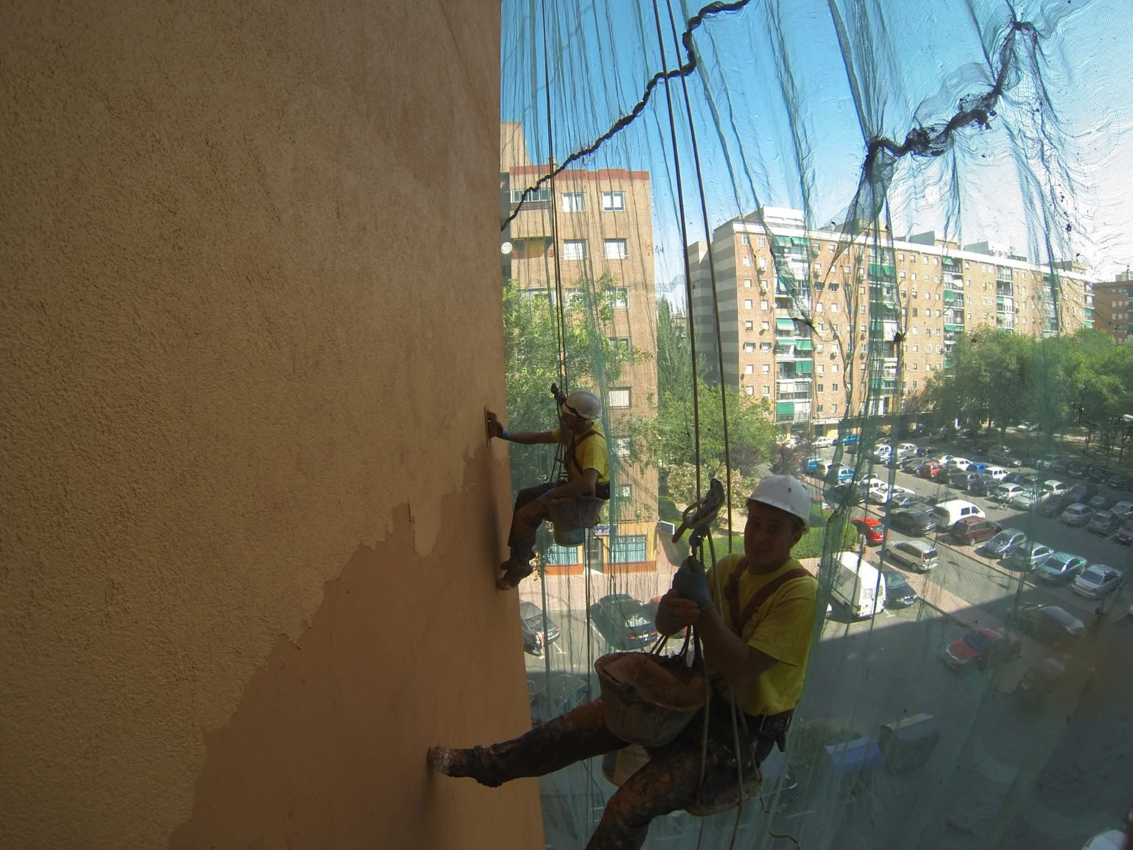 Instalación de SATE con trabajos verticales - Solución contra pared fría, hongos y condensación