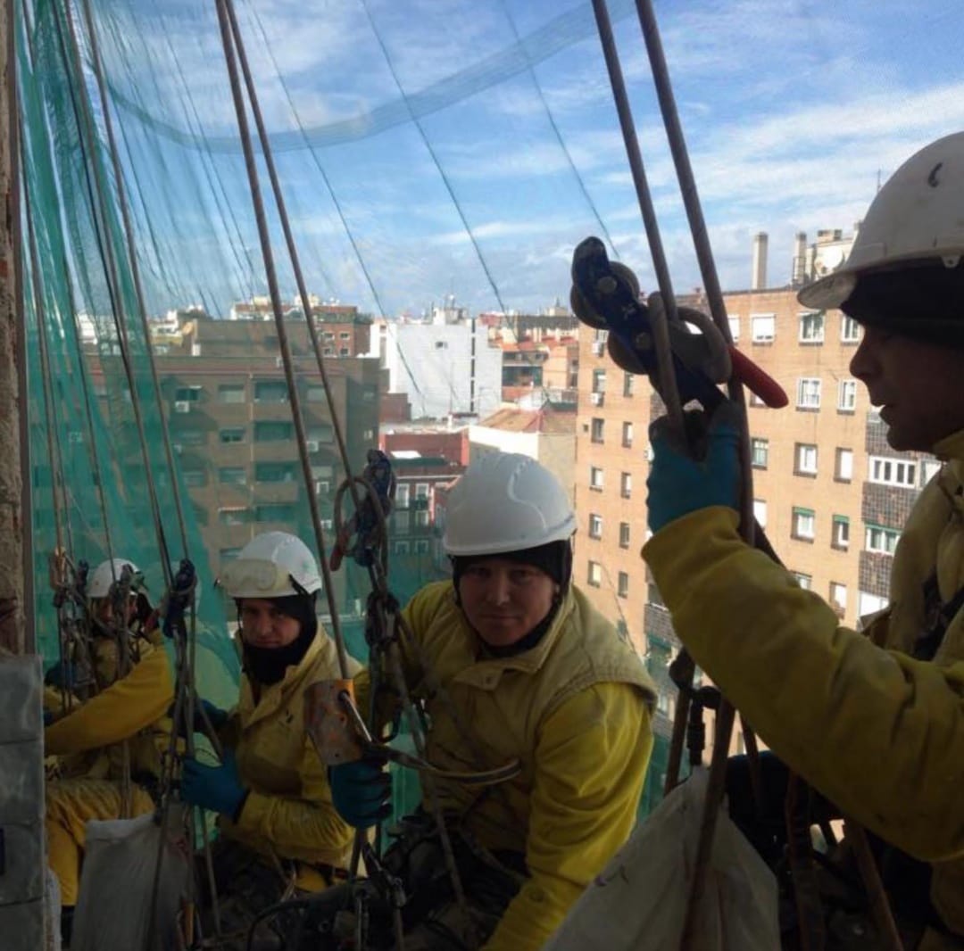 Trabajos verticales en altura - Fachadas, patios, tejados y cubiertas sin andamios ni molestias